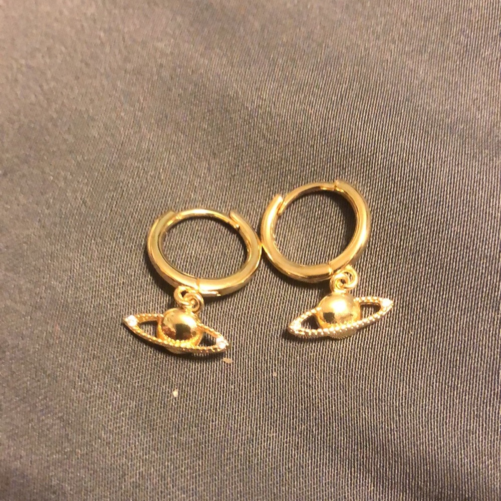 Gold earrings